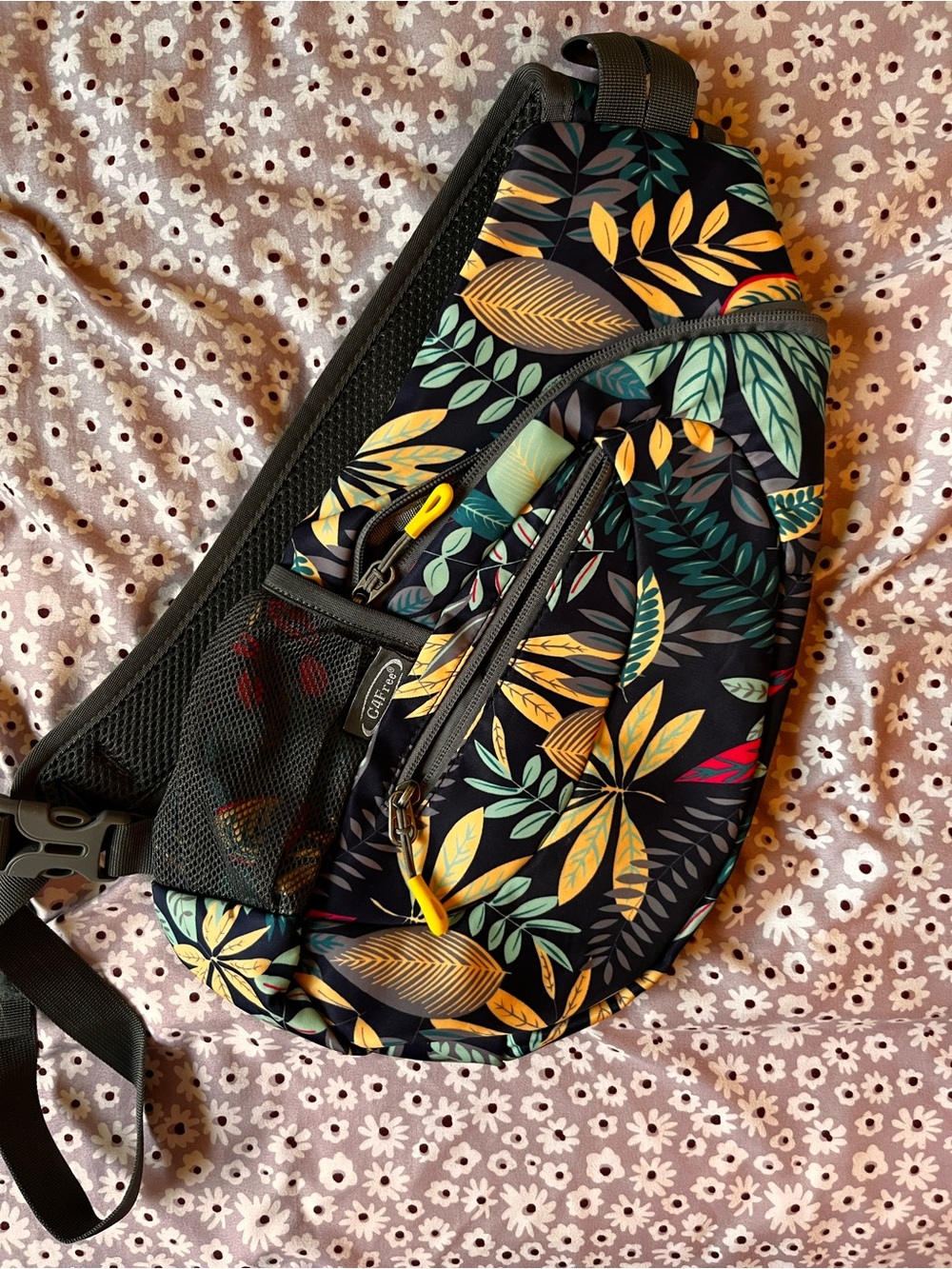 Cute Leaf-Print Crossbody Sling Bag - Black/Multicolor